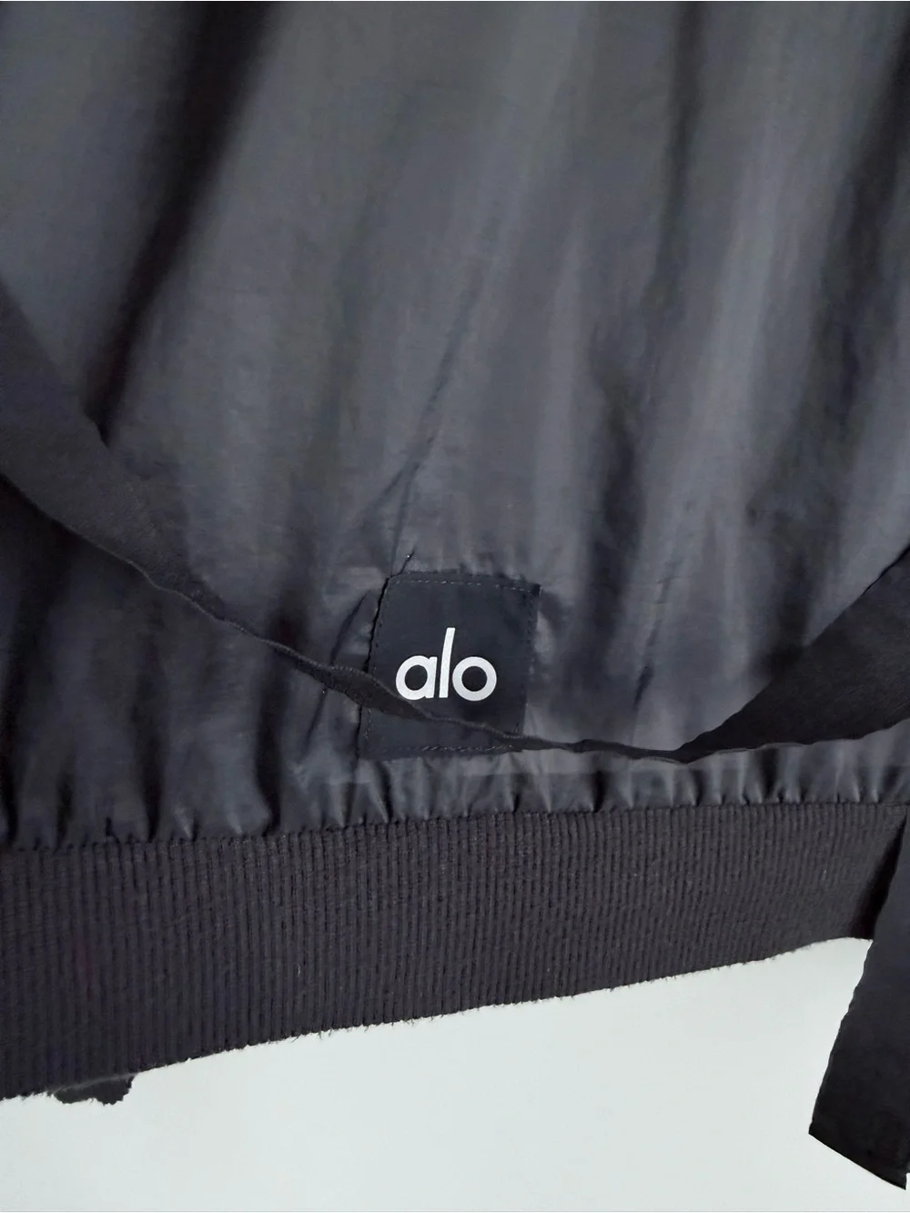 Alo Yoga Sway Jacket Black XL Strap Detail Shine Finish Streetwear Luxe Hooded